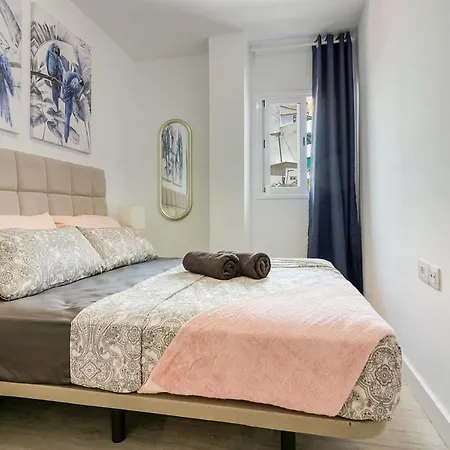 Cozy Main Square And Beachfront 3-bedrooms Apartment *