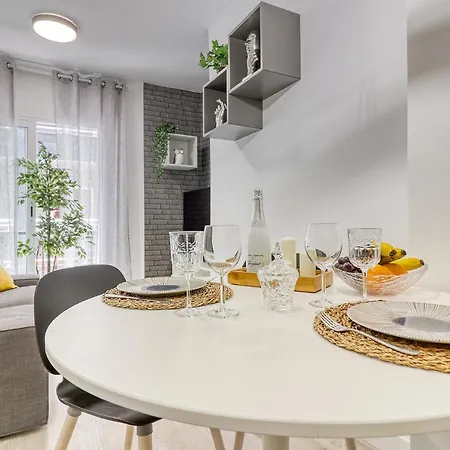 Cozy Main Square And Beachfront 3-bedrooms Apartment Los Cristianos (Tenerife)