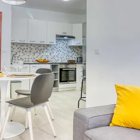 Apartament Cozy Main Square&beachfront 3-bedrooms *